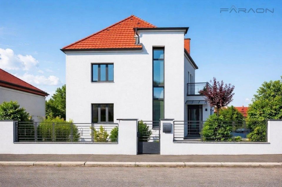 Vily, Herbenova, Praha, 338 m²