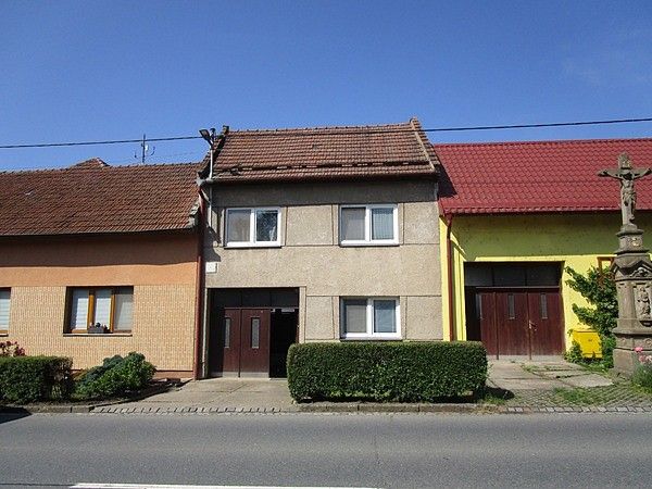 Rodinné domy, Topolná, okres Uherské Hradiště, 183 m² - 1