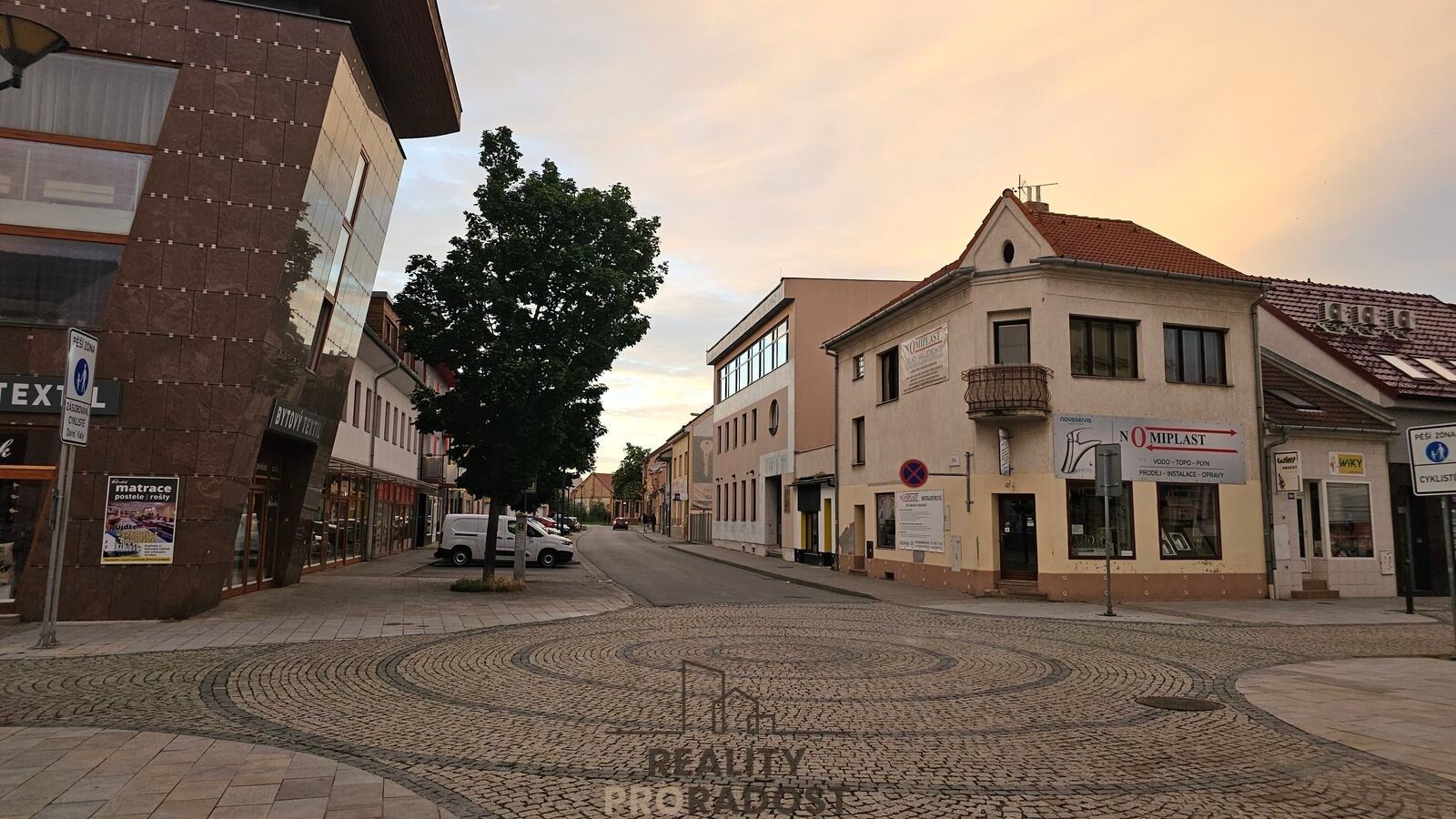 Kancelář, 130 m²