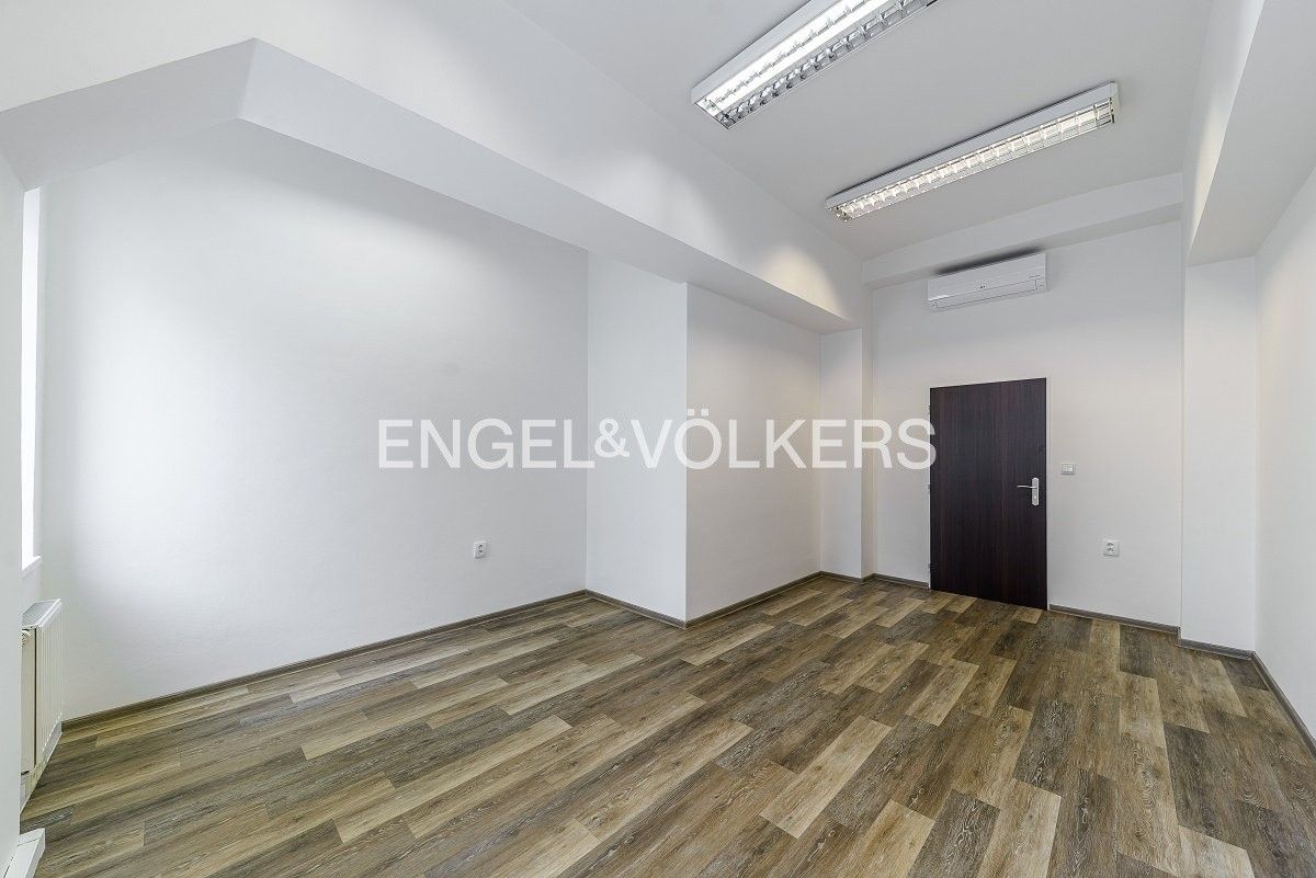 Pronájem kancelář - Londýnská, Praha, 19 m²