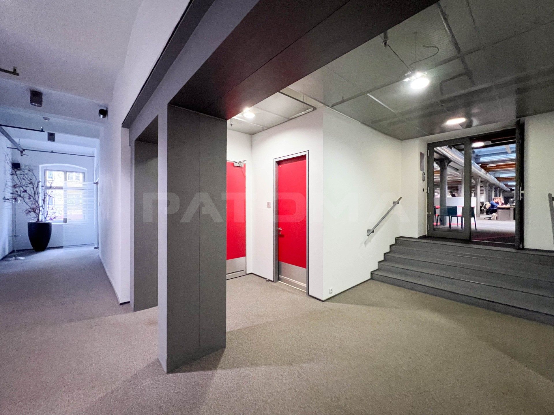 Obchodní prostory · 550 m² · U průhonu, Praha - 4
