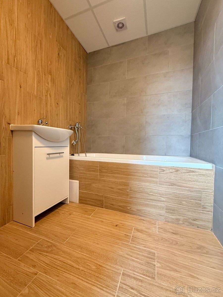 Byty, Chomutov, 430 04