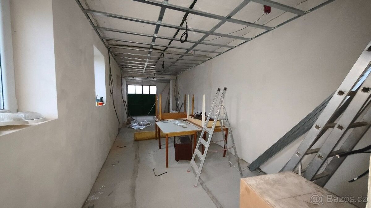 Sklady, Křenovice u Slavkova, 683 52