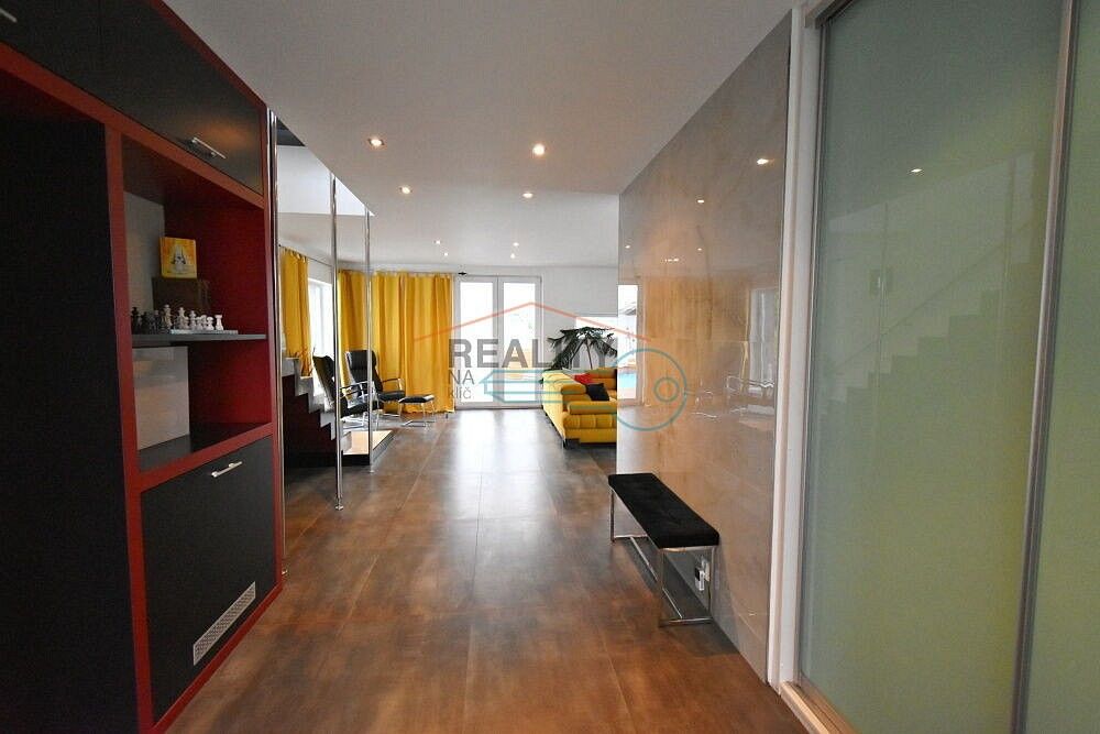 Rodinné domy, Vodochody - Hoštice, okres Praha-východ, Středočeský kraj, 170 m² - 2
