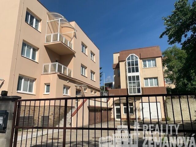 Kanceláře, U zásobní zahrady, Praha, 347 m²