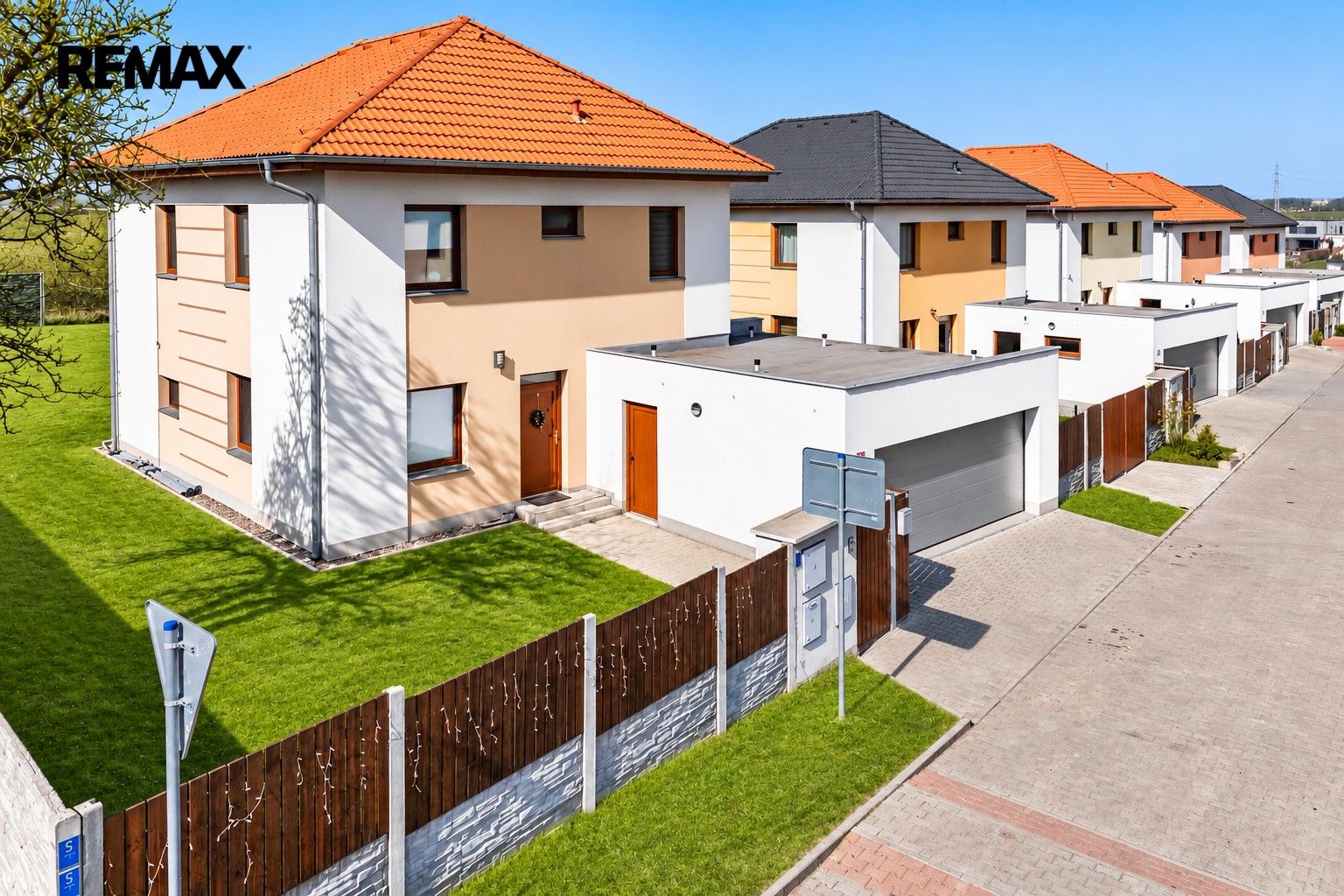 Rodinné domy, Sněžná 181, Veleň Mírovice, 180 m² - 1