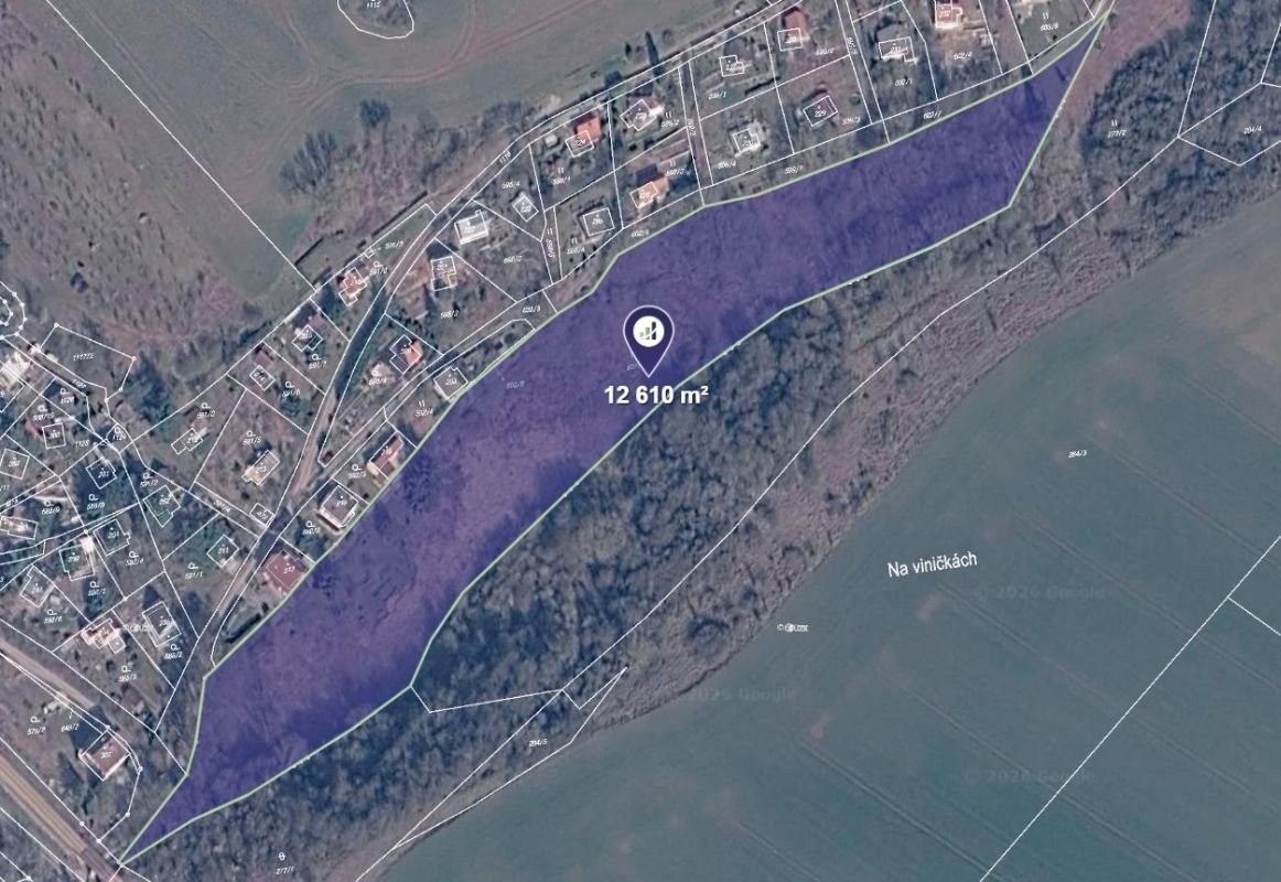 Louka, 12 610 m²