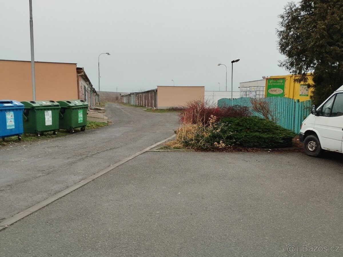 Prodej garáž - Slavkov u Brna, 684 01