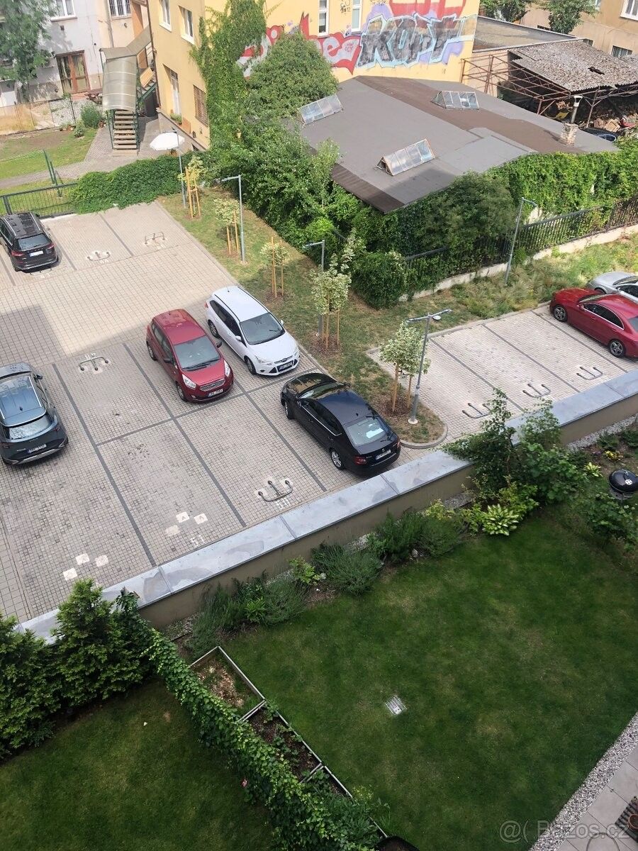 Garáže, Praha, 101 00