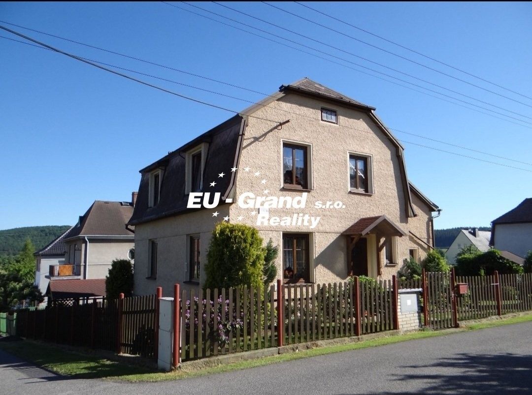 Prodej rodinný dům - Fűgnerova, Šluknov, 219 m²