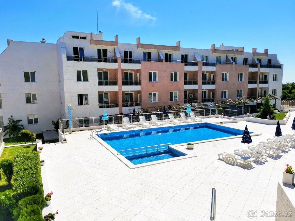 Byty, 987 66, Zahraničí