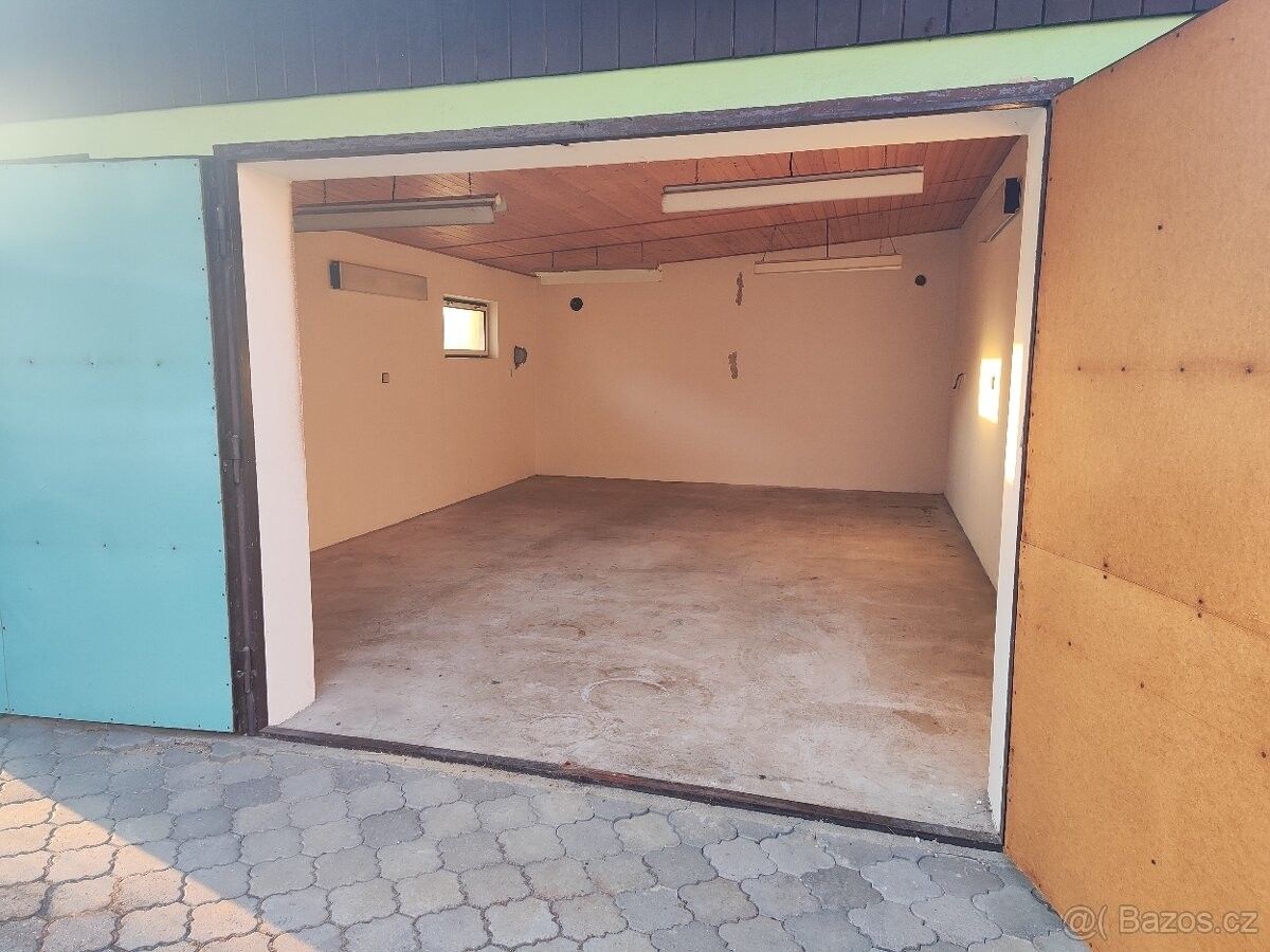 Garáže, Zlín, 760 01