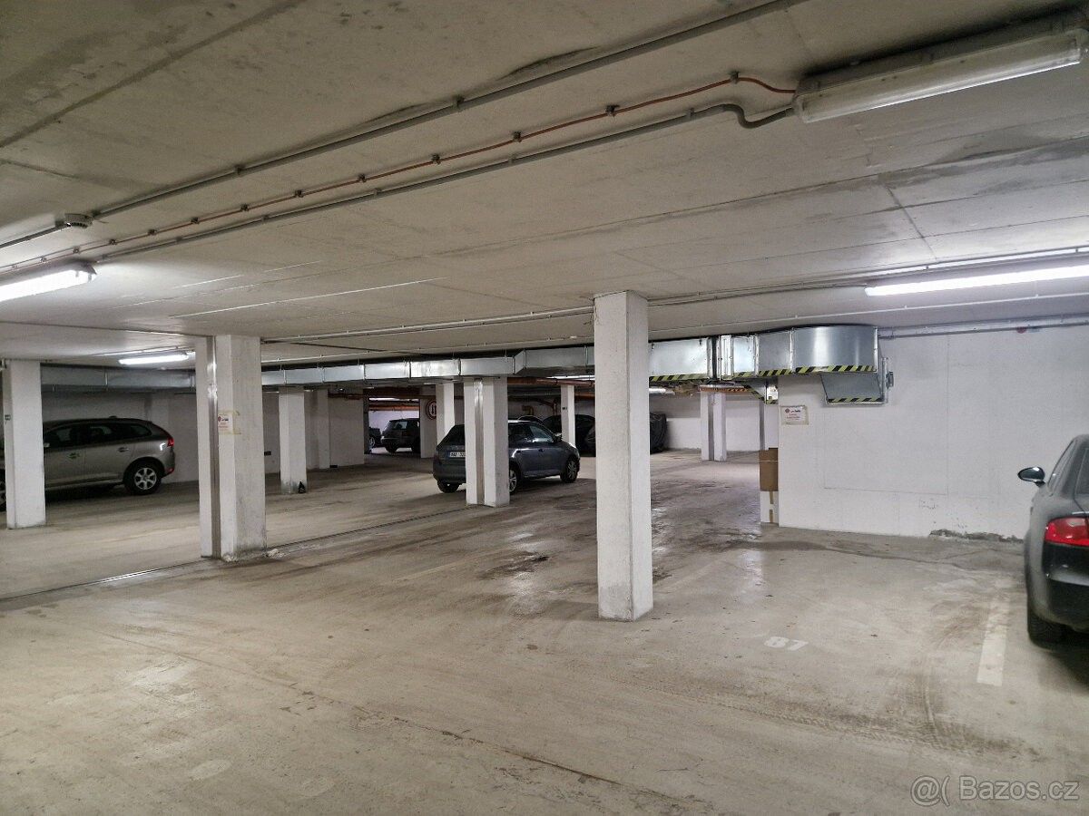 Garáže, Hradec Králové, 500 02