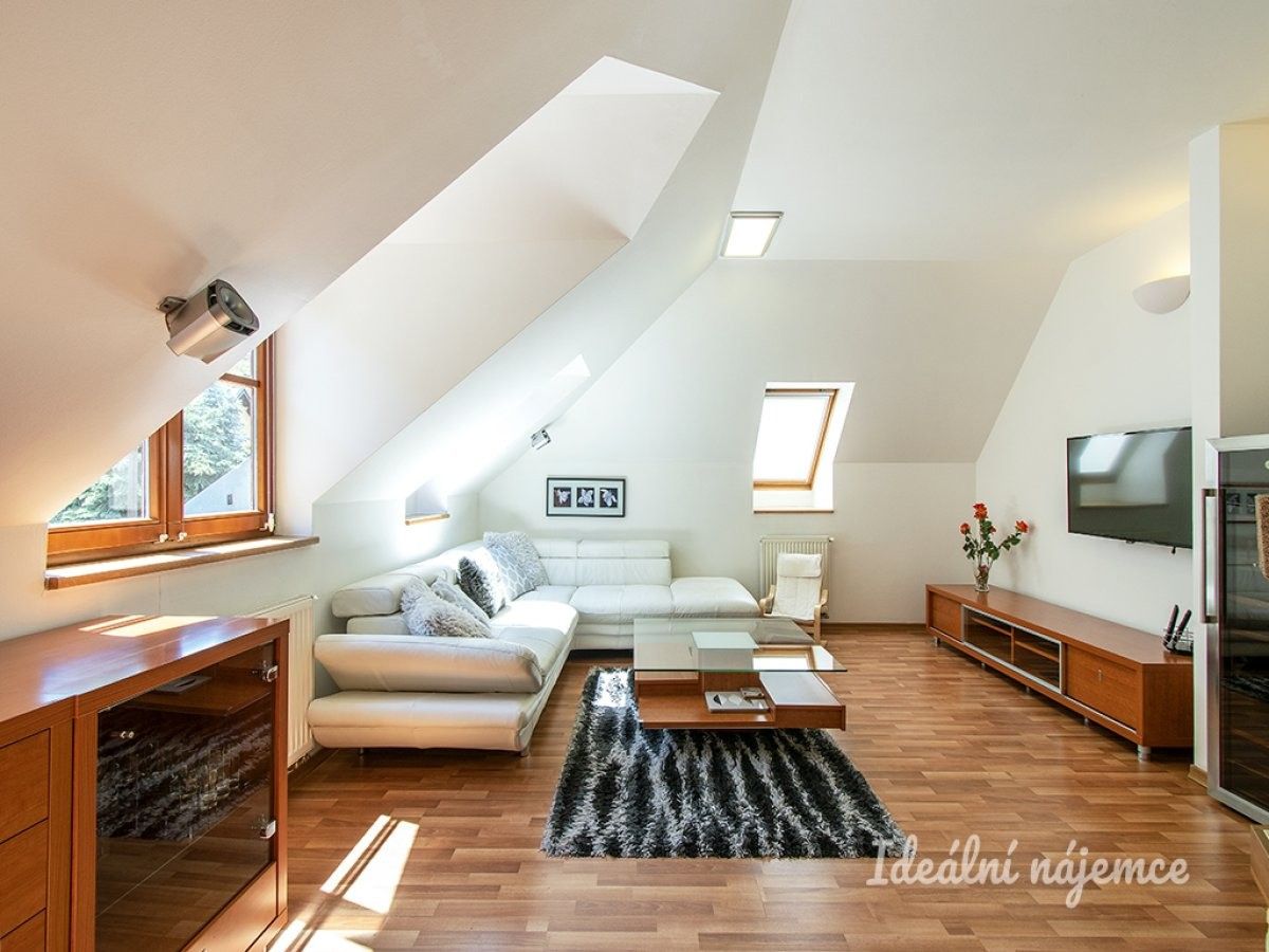 Pronájem byt 4+kk - Magistrů, Praha, 128 m²