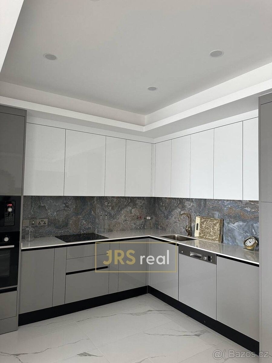 Byty, 987 66, Zahraničí