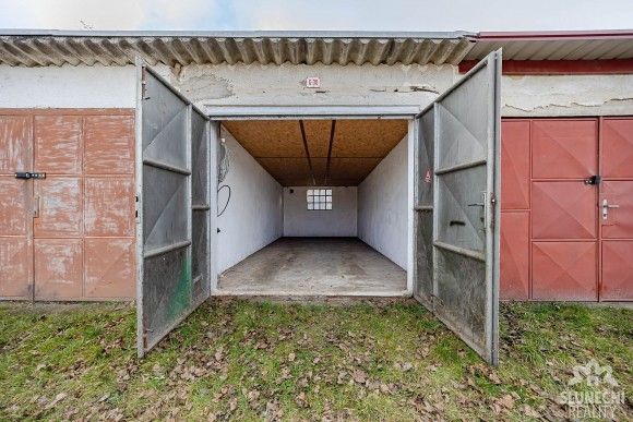 Prodej garáž - Strážnice, 696 62