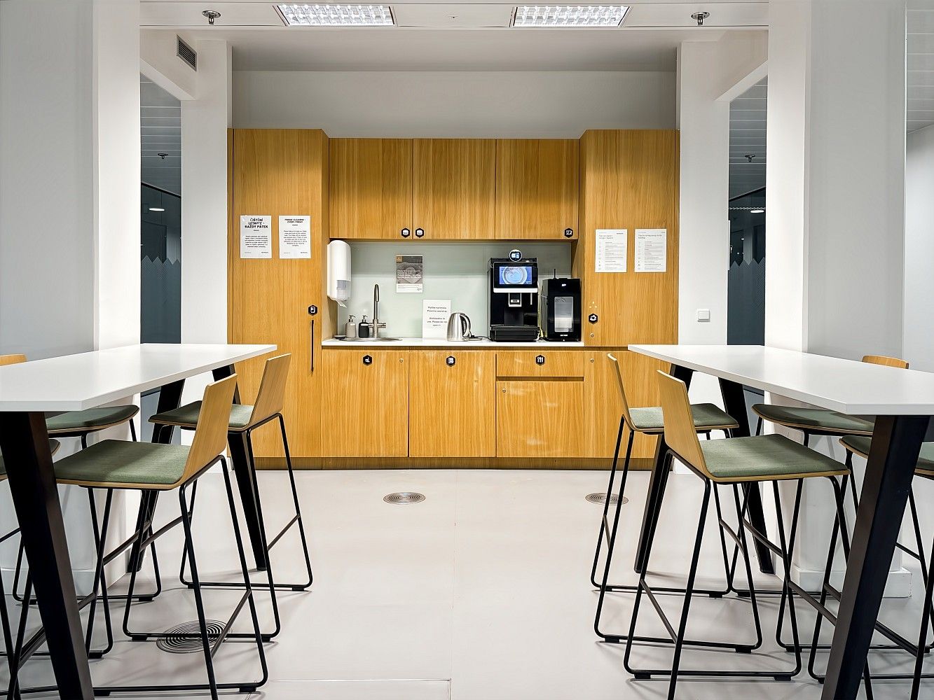 Pronájem kancelář - Karolinská, Praha 8 - Karlín, 10 m² - 5