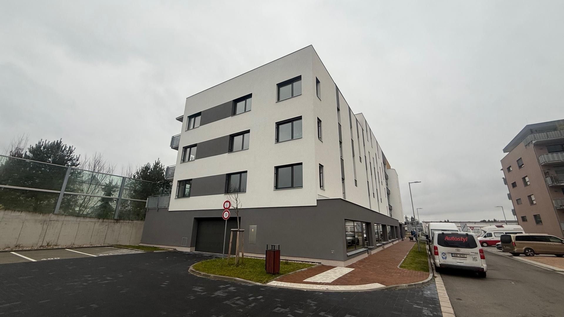 Pronájem byt 2+kk - Antonína Petrofa, Hradec Králové, 56 m²