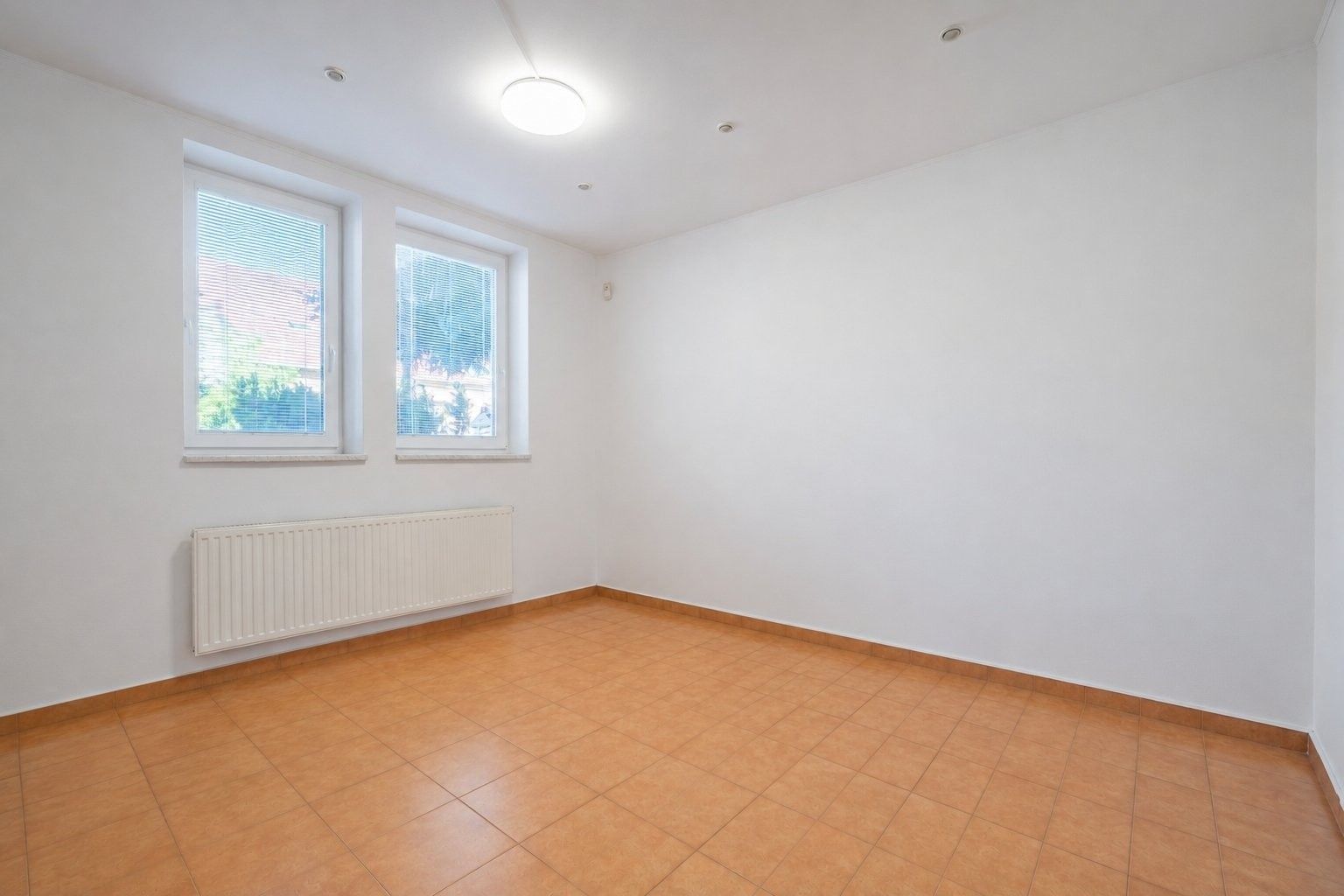 Kanceláře, Rousínov, 40 m² - 1