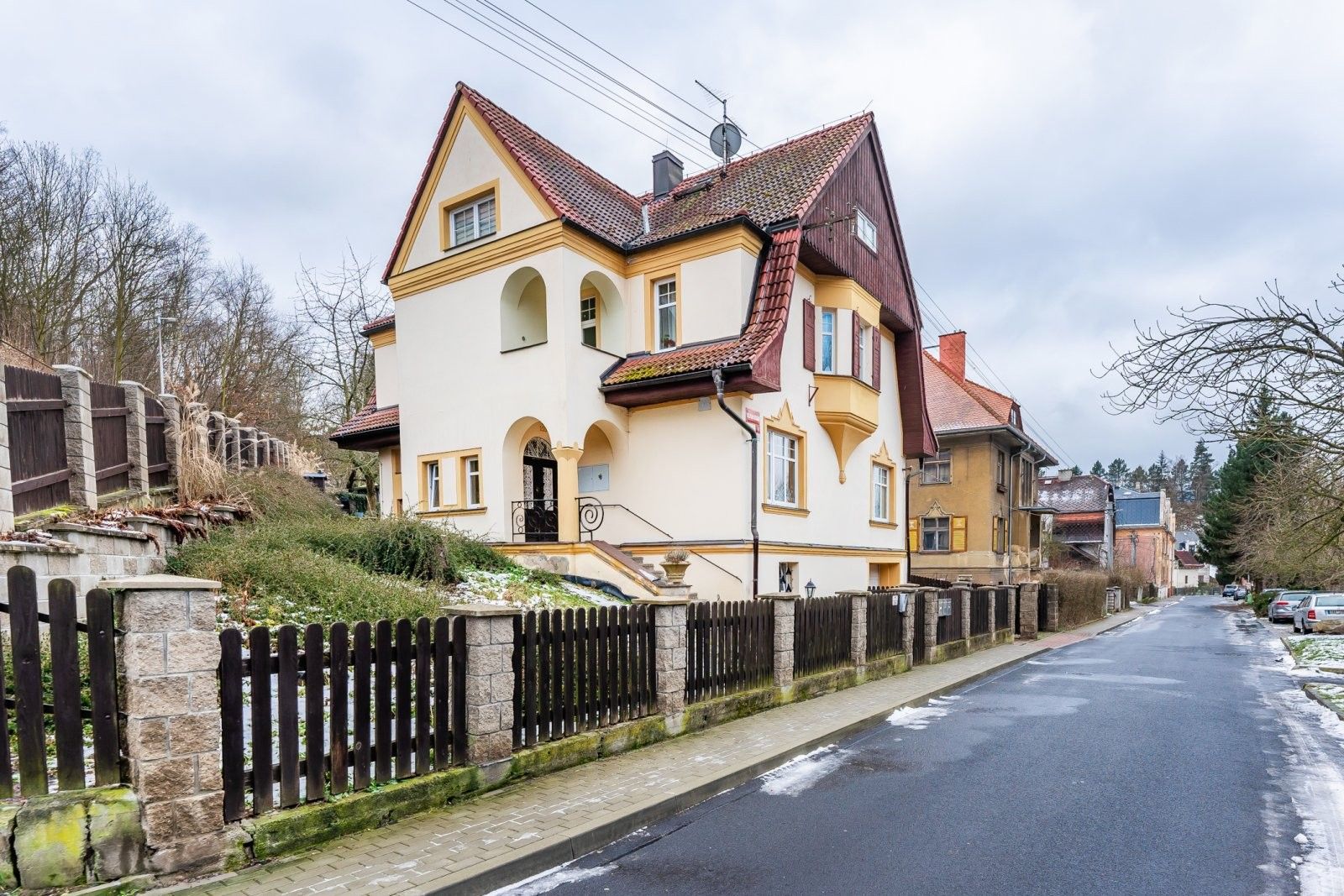 Pronájem byt 2+kk - Pod Strání, Dalovice, 85 m²