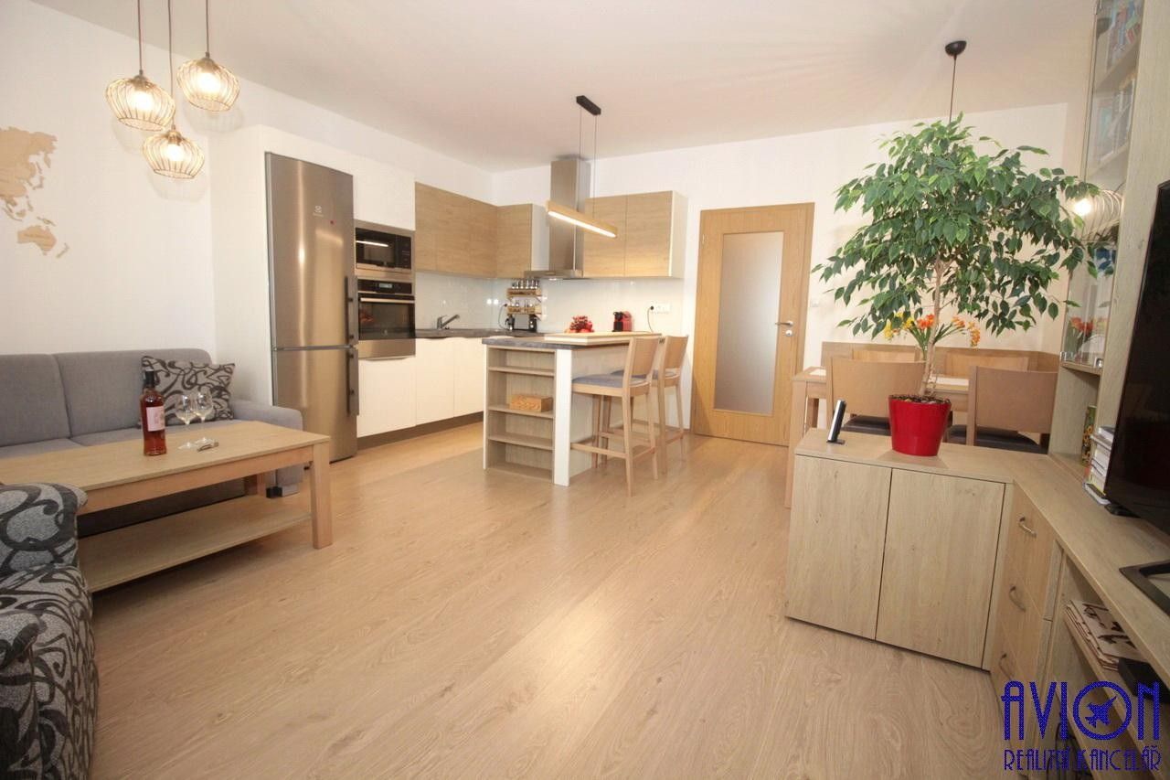 Pronájem byt 3+kk - Březenská, Praha, 90 m²