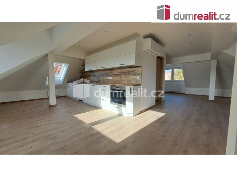 1+kk, Nad pískovnou, Praha, 74 m²