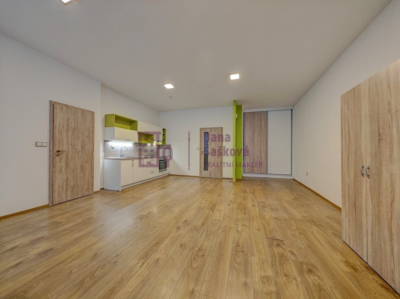 Pronájem byt 2+kk - Panská 135, Jindřichův Hradec, 62 m²