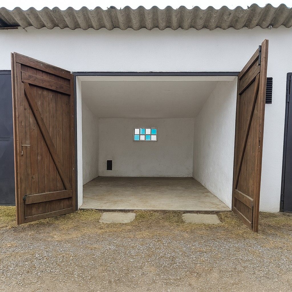 Pronájem garáž - Staré Město pod Landštejnem, 378 82