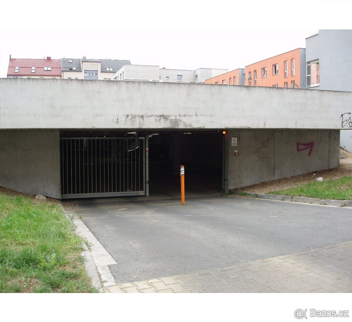 Garáže, Plzeň, 301 00 - 2