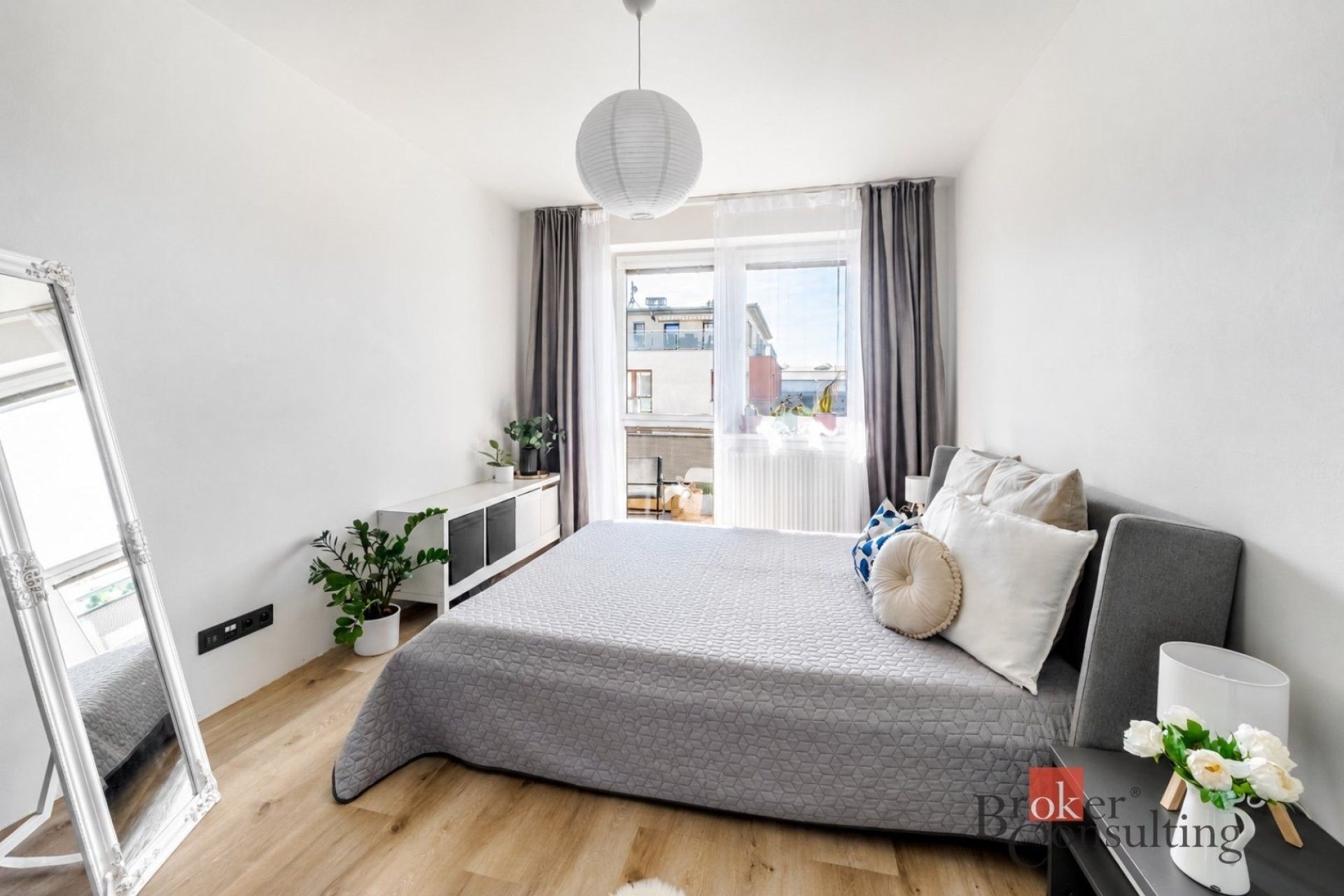 Byt 2+kk · 72 m² · Tvrdonická, Praha - 4