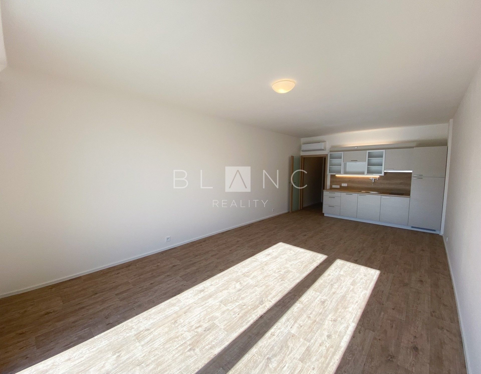 1+kk, Pod soutratím, Praha, 33,4 m²