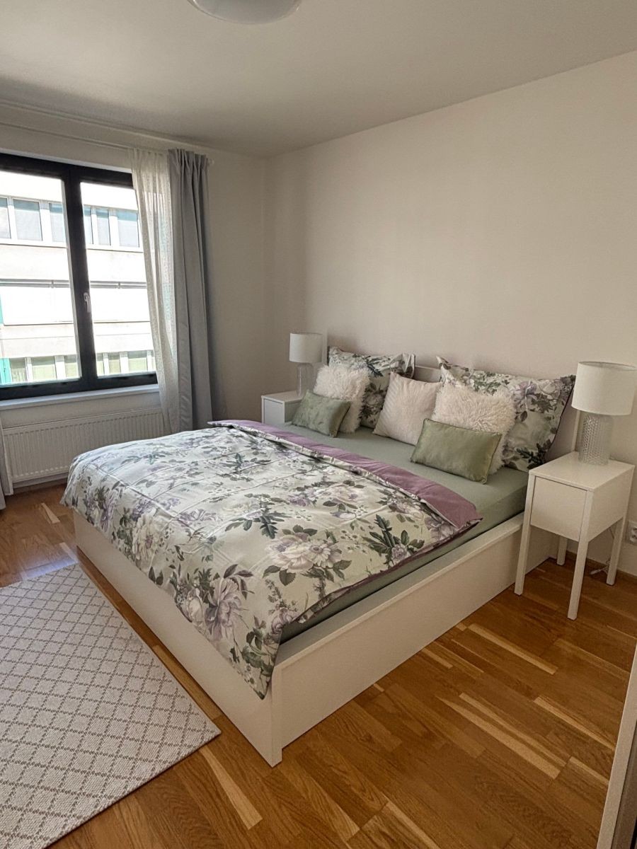 Prodej byt 3+kk - Nekvasilova, Praha - Karlín, 86 m² - 5
