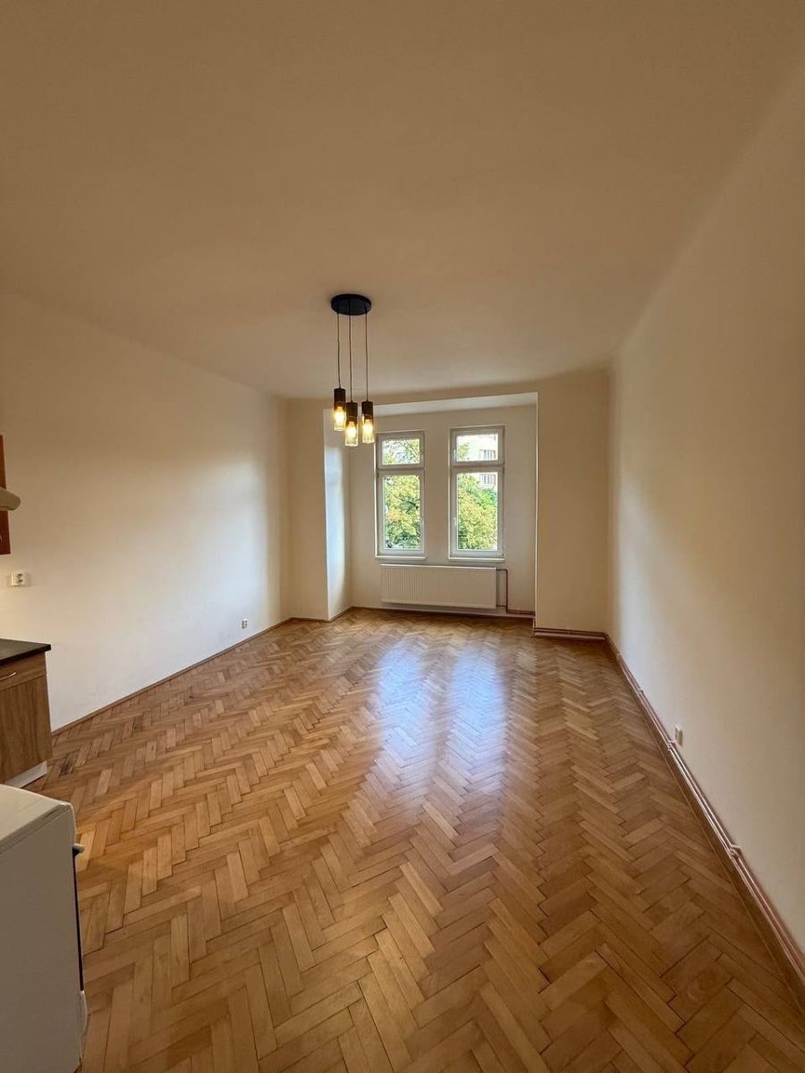 Byt 2+kk · 62 m² · náměstí Dr. Václava Holého, Praha - Libeň - 3