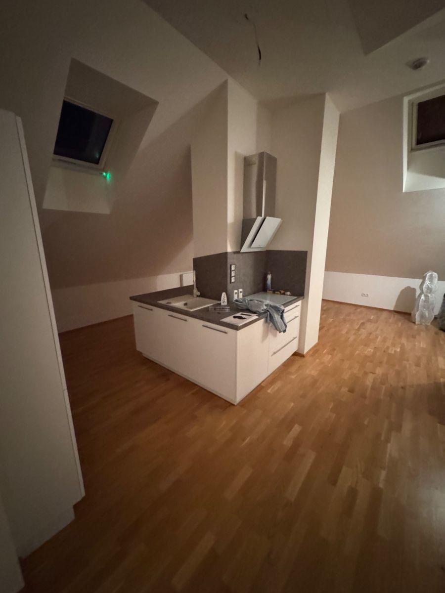 Byt 2+kk · 85 m² · Tyršova, Praha - Nové Město - 4
