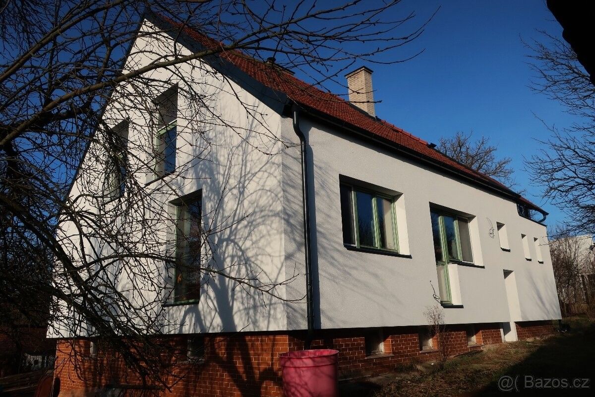 Rodinné domy, Nezdenice, 687 32