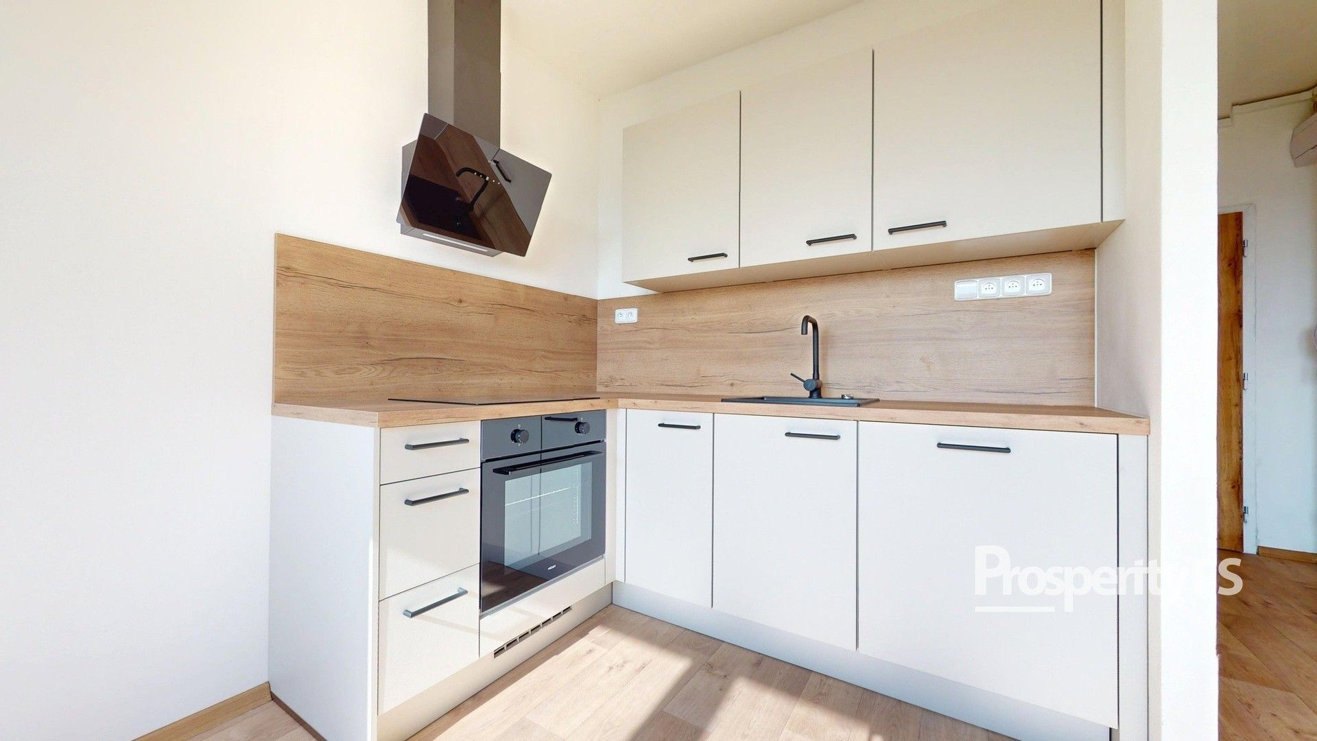 1+1, Kmochova, Ústí nad Labem Severní Terasa, 33 m²