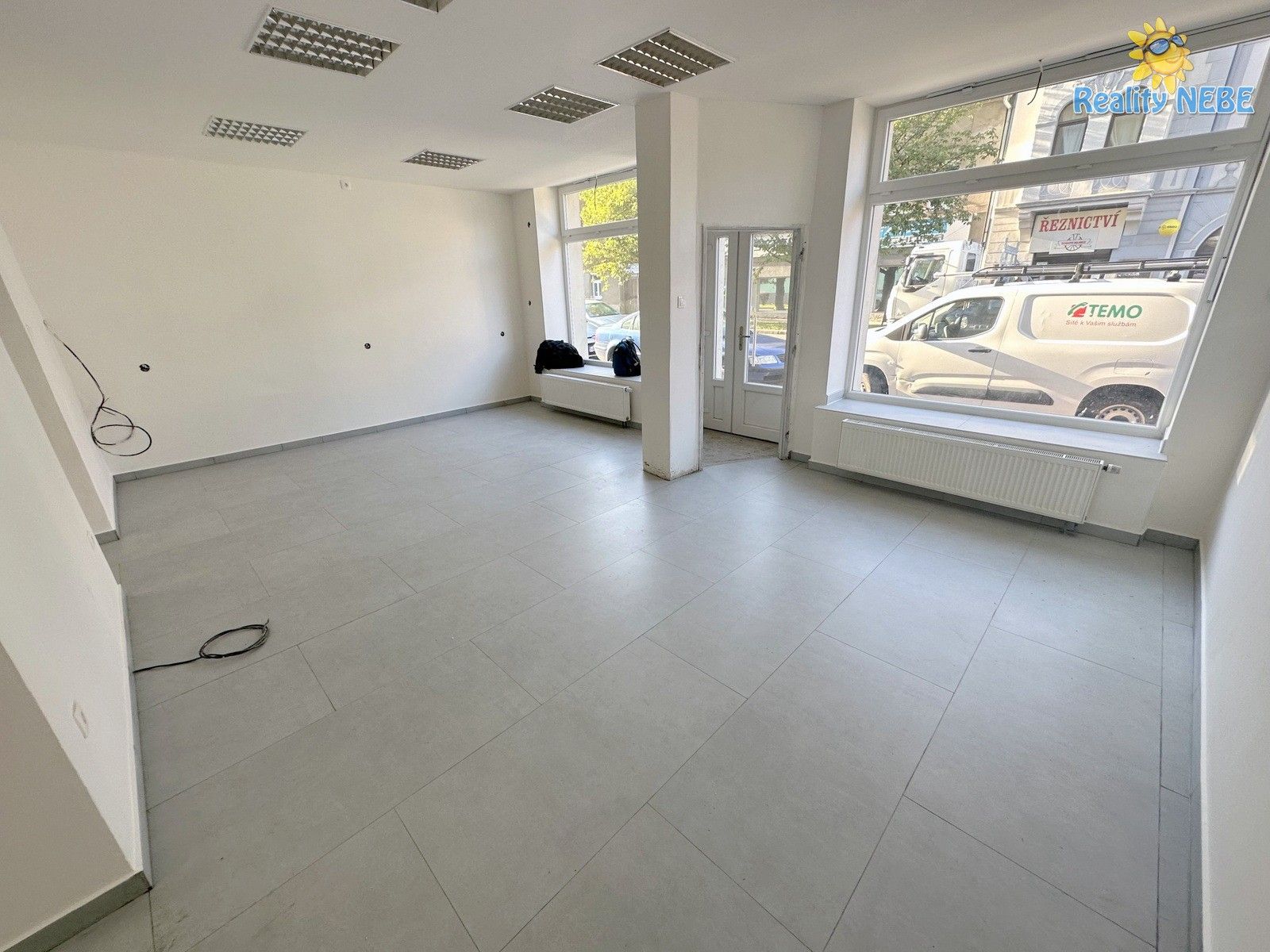 Pronájem obchodní prostory - Přátelství, Praha, 66 m²