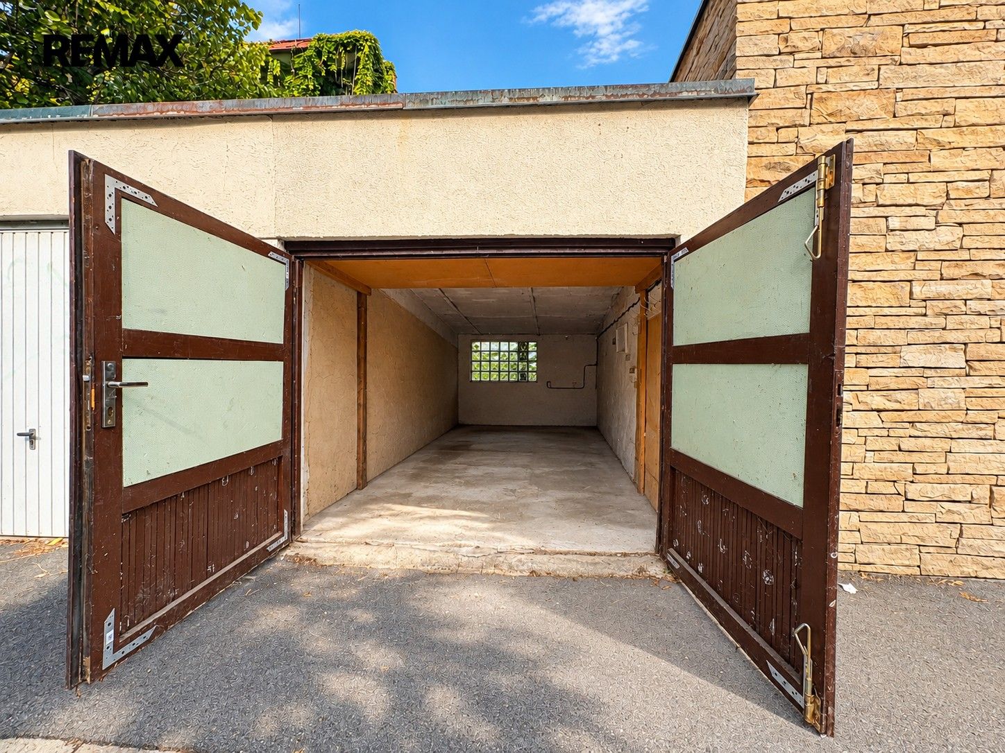 Garáž · 16 m² · V podhájí 629, Praha Podolí - 4
