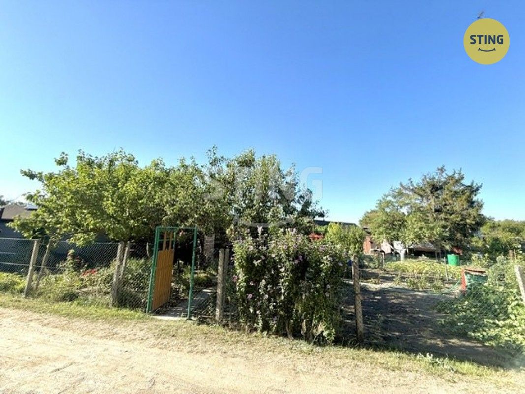 Zahrady, Hodonín, 261 m² - 2