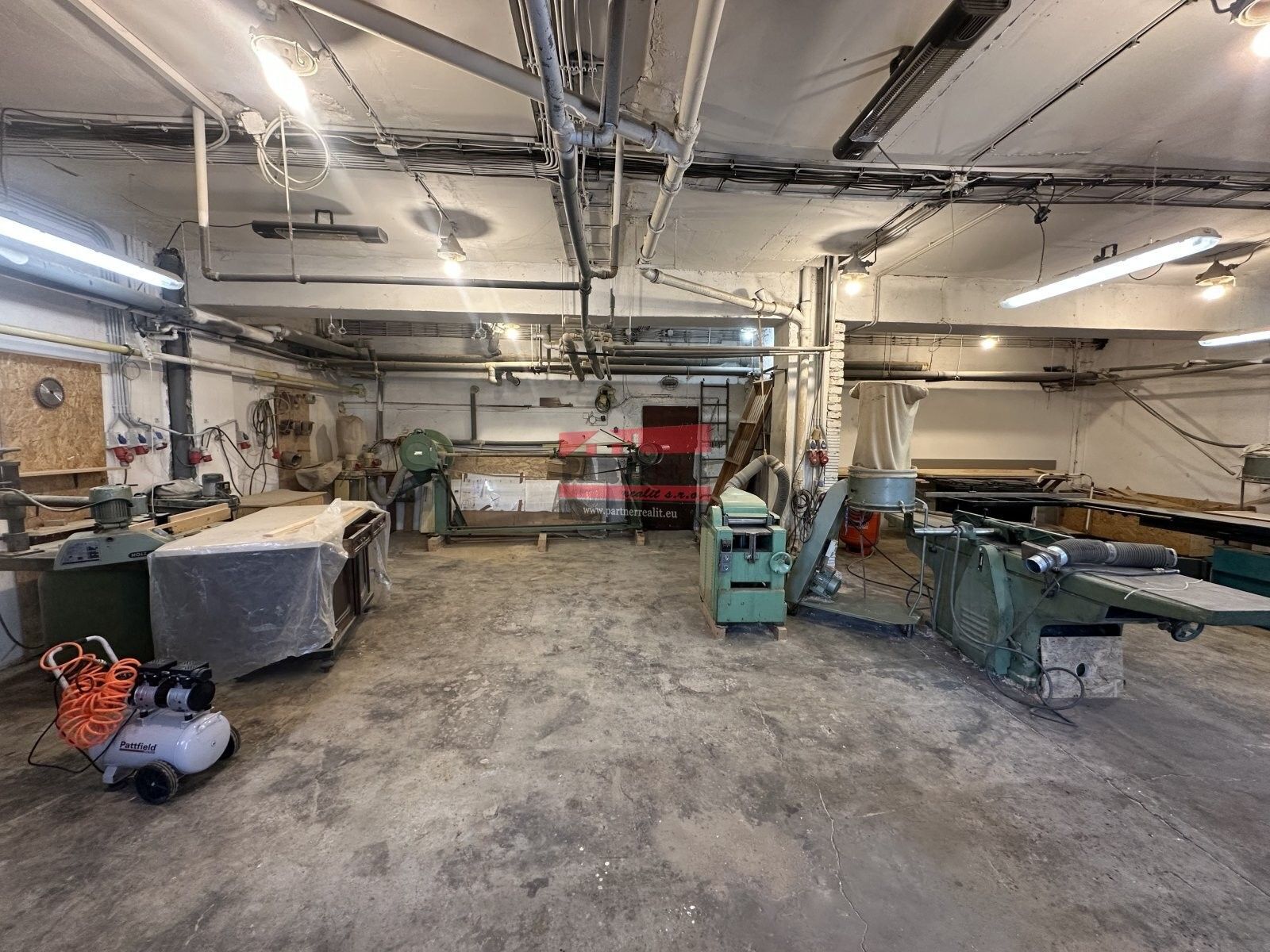 Pronájem výrobní prostory - Míru, Lštění, 200 m²