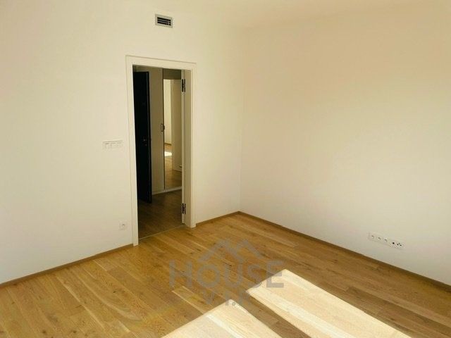 Pronájem byt 2+kk - Sokolova, Praha Karlín, 59 m² - 5