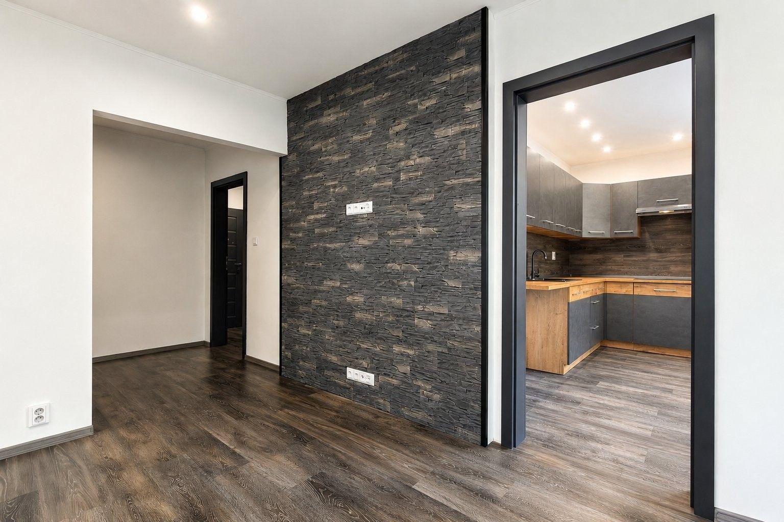 3+1, K. Marxe, Jirkov, 63 m² - 1