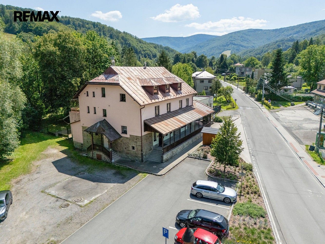 Ubytovací zařízení, Řeka, okres Frýdek-Místek, Moravskoslezský kraj, 802 m² - 1