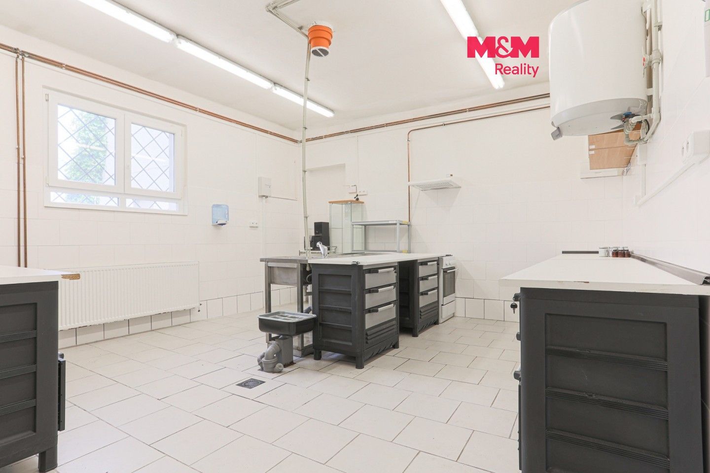 Obchodní prostory, Sopečná, Karlovy Vary, 73 m² - 1