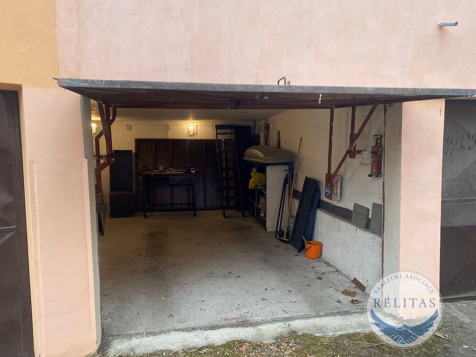 Garáže, U krčské vodárny, Praha, 20 m²