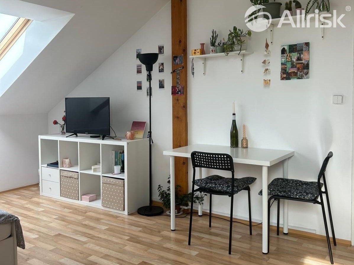 1+kk, Chářovská, Krnov Pod Cvilínem, 37 m² - 2