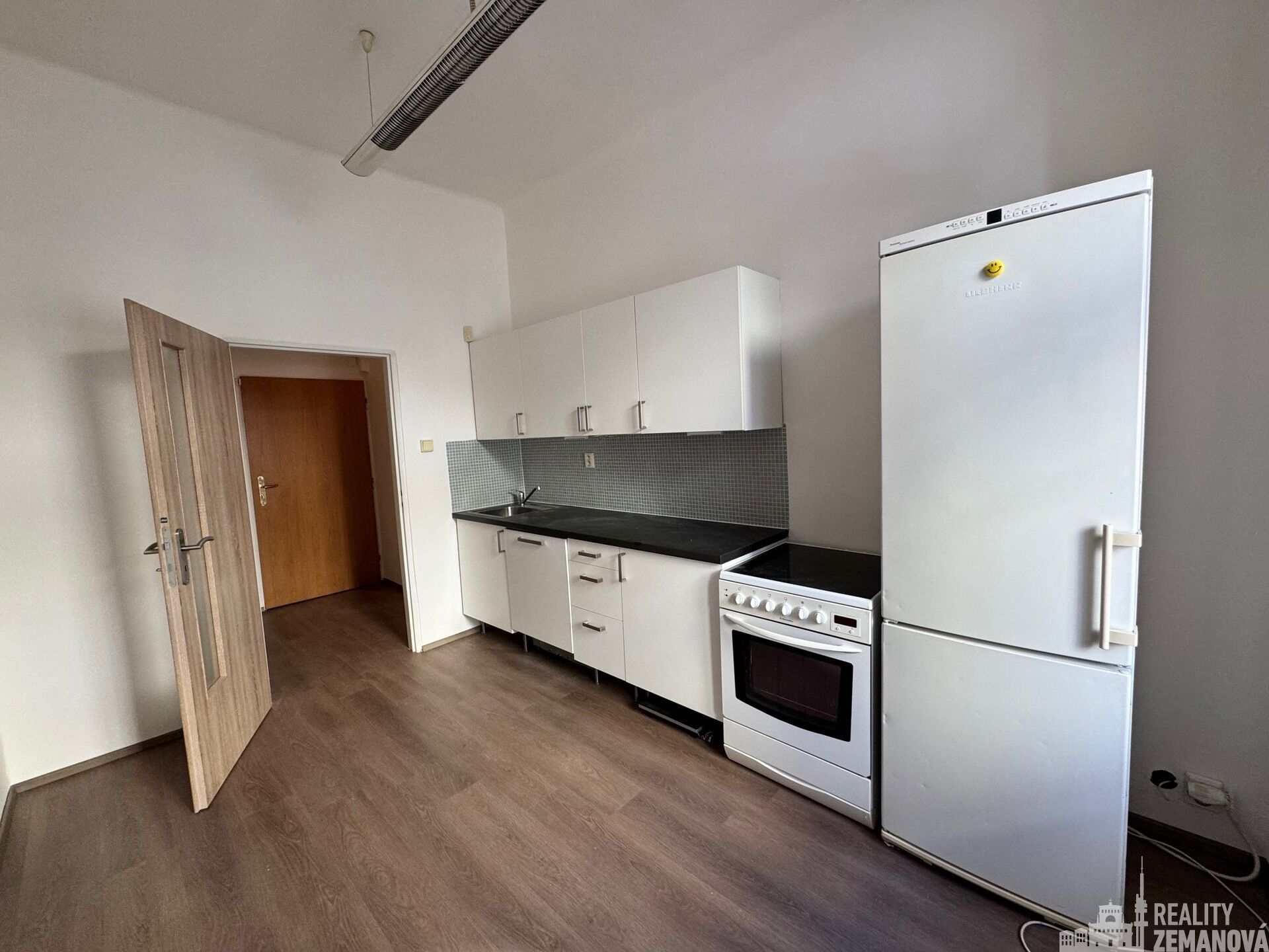 2+kk, Charkovská, Praha, 39 m²