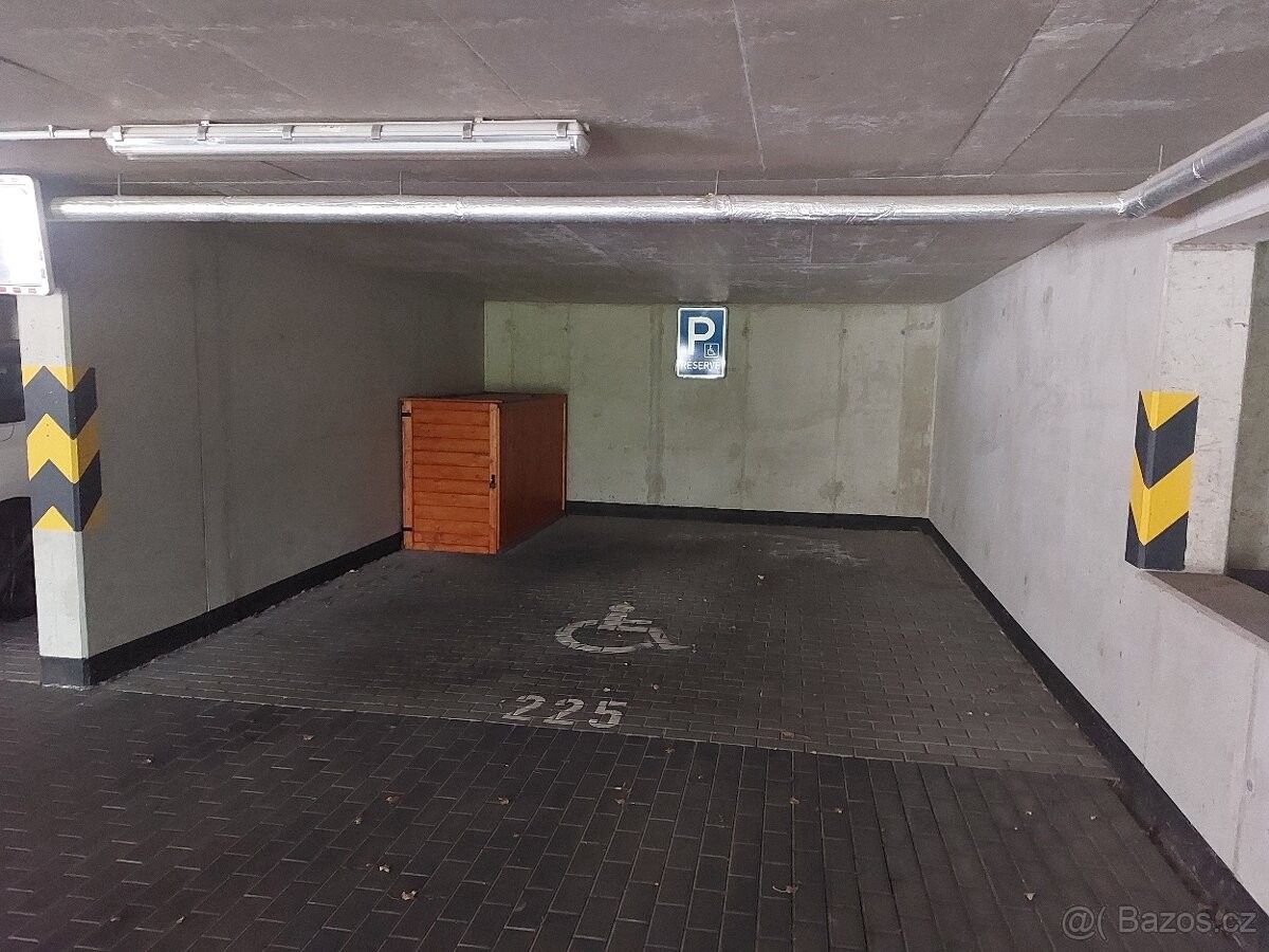 Pronájem garáž - Praha, 155 00, 30 m²