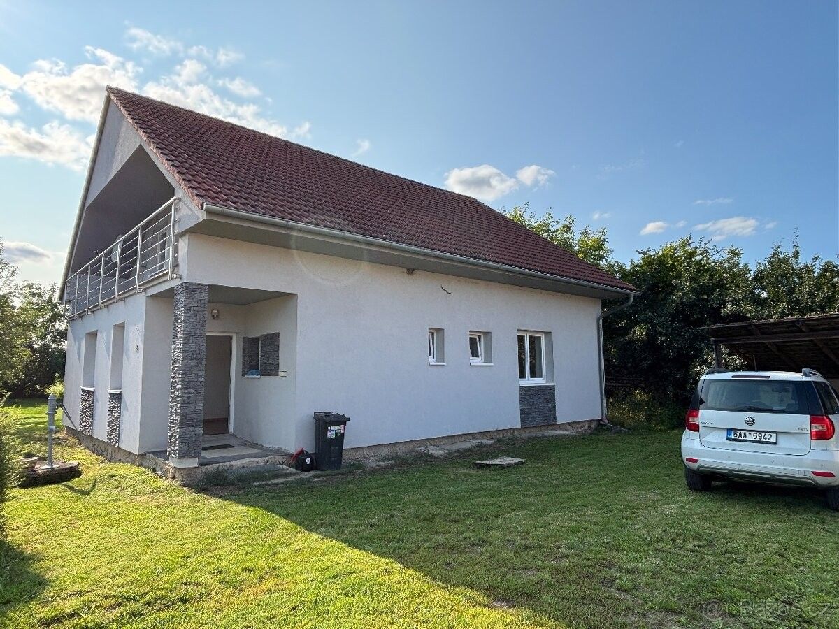 Rodinné domy, Ořechov u Velkého Meziříčí, 594 52