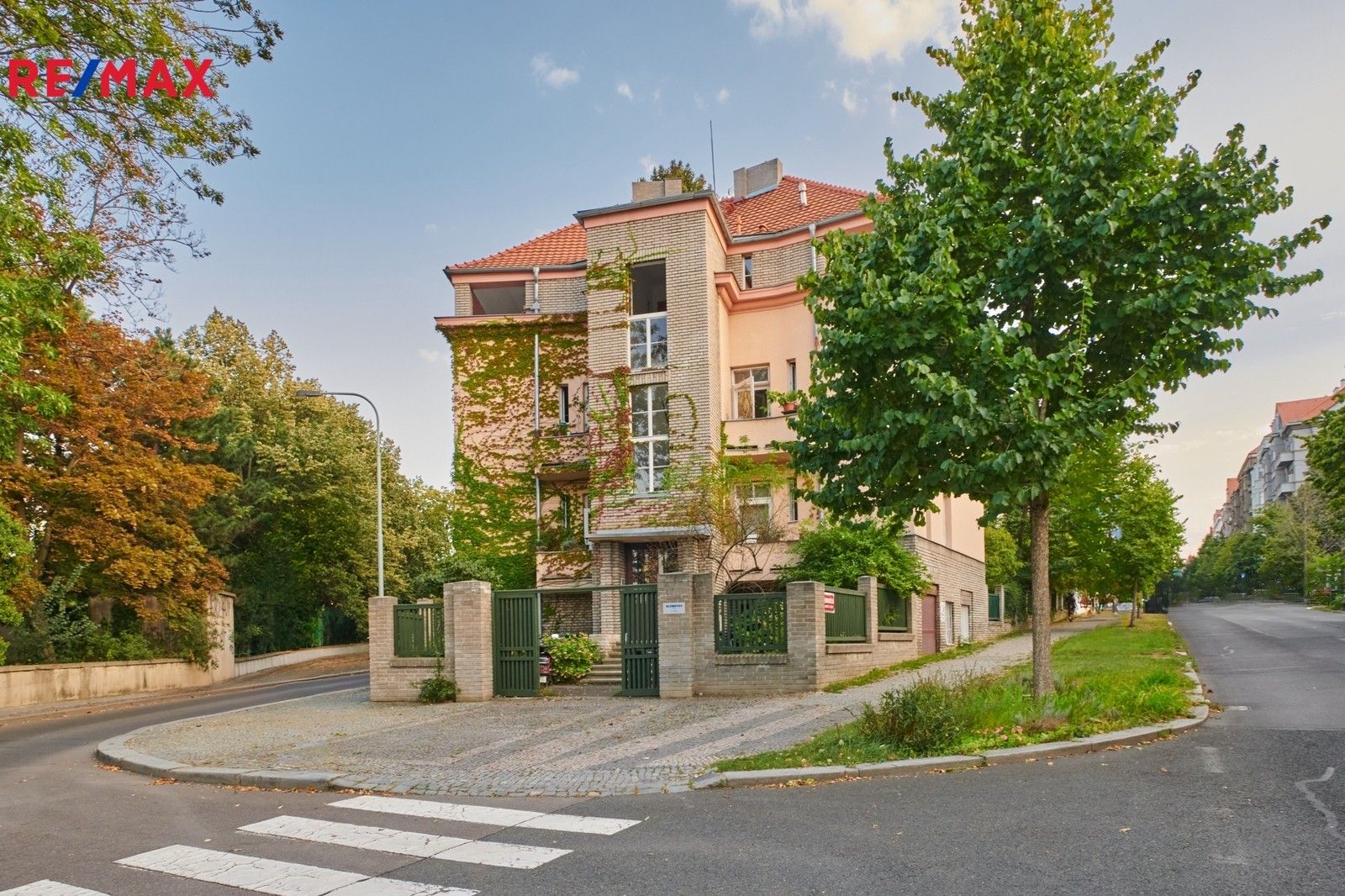 Pronájem kancelář - Bubenečská, Praha, 49 m²